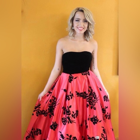 SHERRI HILL 51685 BLACK AND RED FLORAL BALLGOWN SIZE 4 - Picture 9 of 12